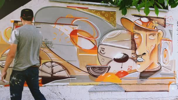 Художники Рисуют Граффити Заборе Абстрактный Рисунок — стоковое видео