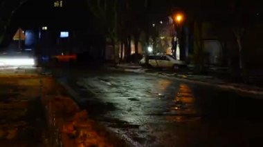 Gece hareket eden bir araba. Zaman aşımı. Zaman Süreleri.