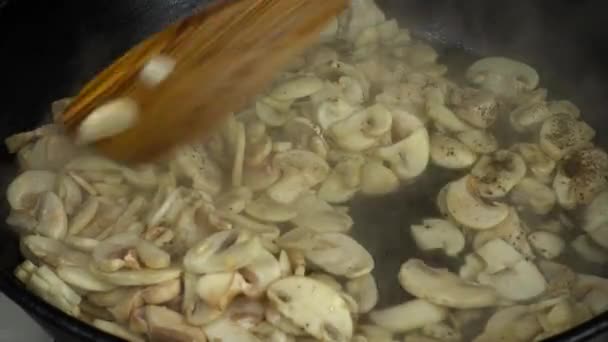 Preparazione Funghi Champignons Padella Ghisa — Video Stock