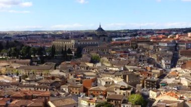 İspanya 'da Toledo şehrinin vurulması. Tavera Hastanesi. Zaman ayarlı. Toledo, Afrika kıtasında bulunan CastileLa Mancha devletinde bir şehirdir.. 