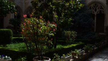 Toledo, İspanya 'daki San Juan de los Reyes Manastırı. Katolik Fransisken manastırı Toledo, İspanya Katolik kralları I. Isabella ve II. Ferdinand tarafından 15. yüzyılın sonlarında kuruldu..