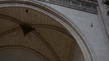 Toledo, İspanya 'daki San Juan de los Reyes Manastırı. Katolik Fransisken manastırı Toledo, İspanya Katolik kralları I. Isabella ve II. Ferdinand tarafından 15. yüzyılın sonlarında kuruldu..