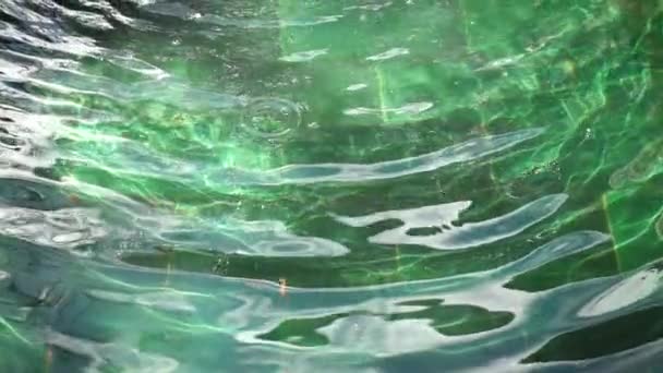 Νερό Κυματίζει Στο Σιντριβάνι Αργή Κίνηση Ιστορικό Από Κυματισμούς Του — Αρχείο Βίντεο
