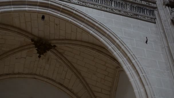 Le monastère de San Juan de los Reyes à Tolède, Espagne. Le monastère franciscain catholique de Tolède, Espagne fondé par les rois catholiques Isabelle Ier et Ferdinand II à la fin du XVe siècle .