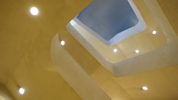 Mouvement Sur Escalier Colimaçon Tir Dans Mouvement — Video