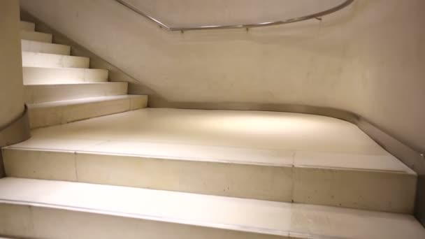 Sarmal Merdivenlerde Hareketlilik Var Harekette Çekim — Stok video