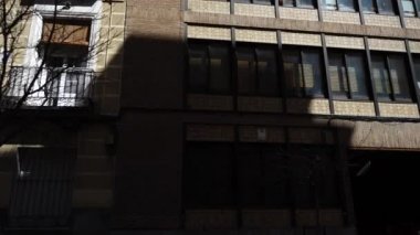 Madrid 'de mimarlık. Hareket halinde çekim.