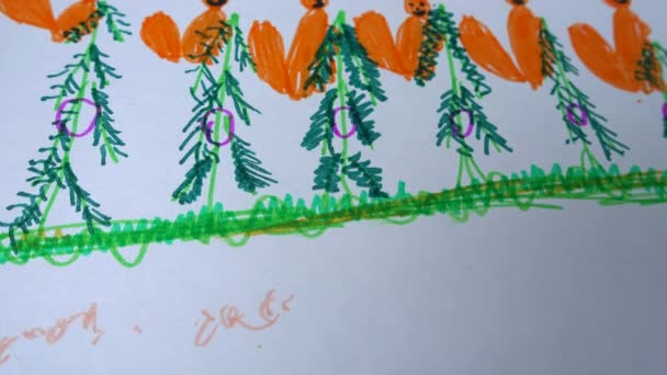 Le dessin des enfants d'écureuils sur les sapins. .