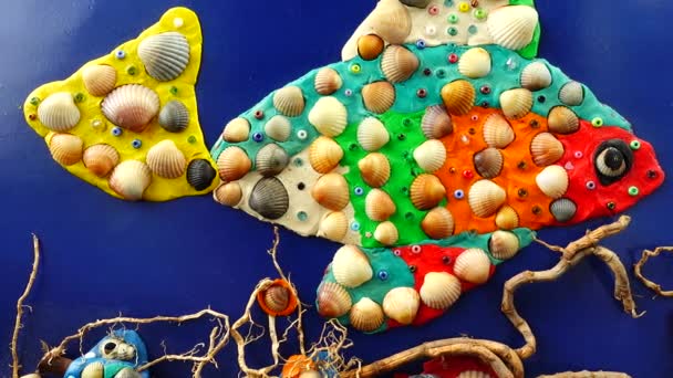 塑料和贝壳中鱼类的模型 — 图库视频影像