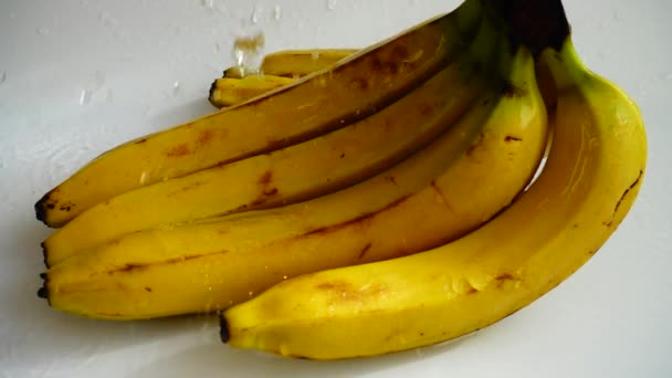 Lavagem Bananas Movimento Lento — Vídeo de Stock
