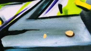 Çitin üzerindeki graffiti. Soyut çizim.