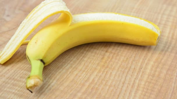 Bananenschieten Stop Met Bewegen — Stockvideo