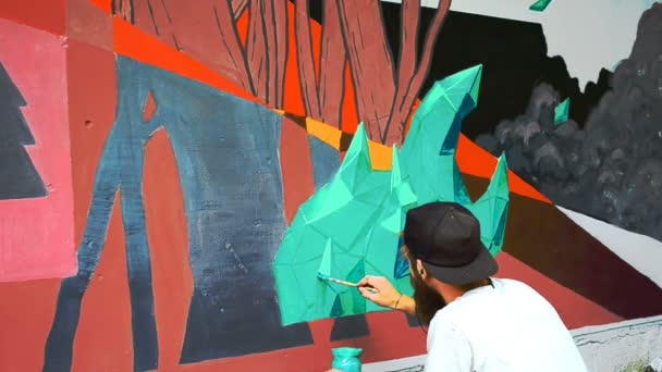 Artista Desenha Graffiti Uma Cerca Desenho Abstrato — Vídeo de Stock