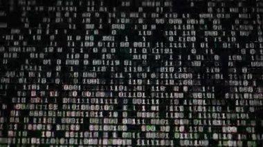 Monitörde ikili kod var. İkili kod çekimleri, arkaplan.