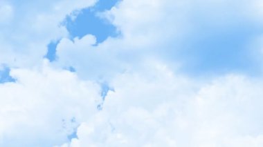 bulutlar gökyüzünde. zaman atlamalı.