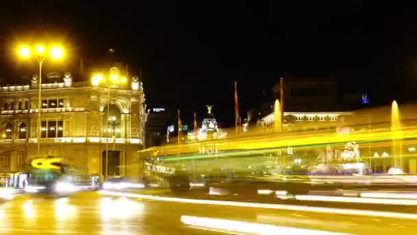 Cibeles Brunnen Madrid Nachtverkehr Madrid Zeitraffer — Stockvideo
