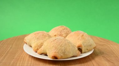 Elmalı börekler. Harekette çekim..
