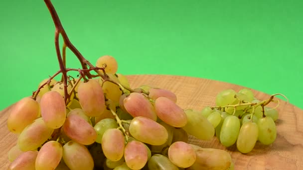 Winogrona Stole Kuchennym Strzelanina Ruchu — Wideo stockowe