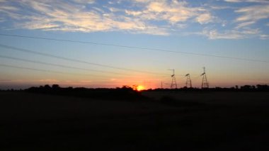 Trenden tarlanın manzarası. Harekette çekim..