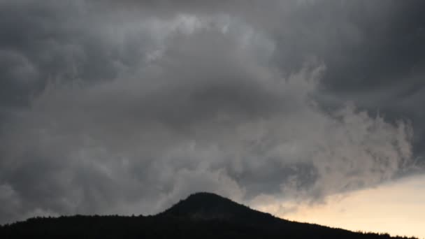 Montañas Nubes Tiro Nubes — Vídeo de stock
