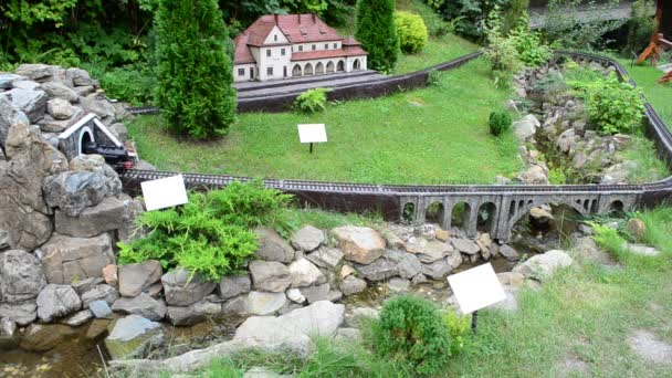 Modelleisenbahn Und Lok Modelleisenbahn Und Lok Parkmuseum Karpaten Miniaturformat Stadt — Stockvideo