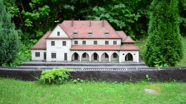 Modelleisenbahn Und Lok Modelleisenbahn Und Lok Parkmuseum Karpaten Miniaturformat Stadt — Stockvideo