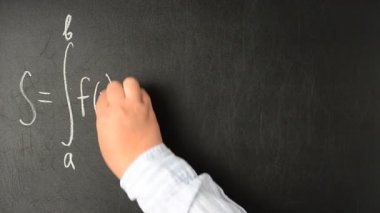 İntegralin geometrik varlığı. Tahtaya tebeşirle yazarız..