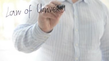 Evrensel yerçekimi yasası, formül. Bir kalemle yazıyoruz.