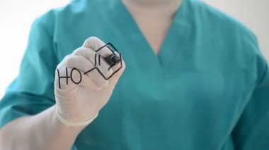 Panadol ve Parasetamol 'un kimyasal formülü. Bir işaret çizelim..