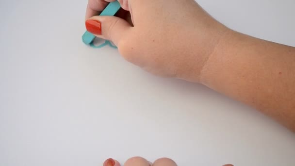 On dessine des nuages. Processus de dessin .