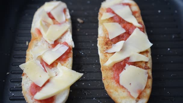 Freímos Sándwiches Disparos Cocina Proceso Preparación Del Plato — Vídeos de Stock