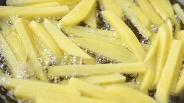 Batatas Fritas Numa Frigideira Fritamos Batatas Fritas — Vídeo de Stock