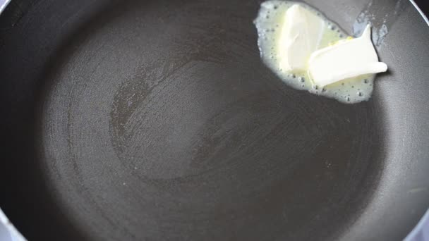 Omlet Kızartırız Bir Omlet Kızartırız — Stok video