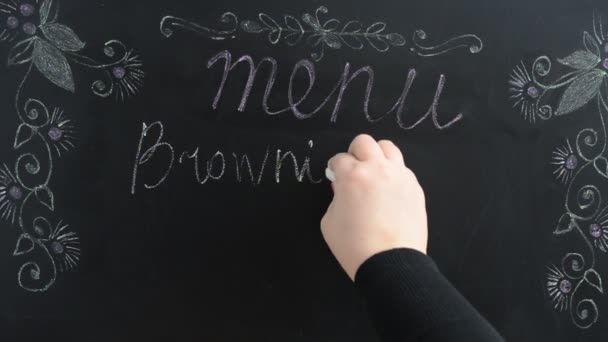 Menyn Med Desserter Och Drycker Och Glass Skriver Menyn Bräda — Stockvideo