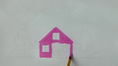 Evi çiz. Fotoğraf çekiyoruz..