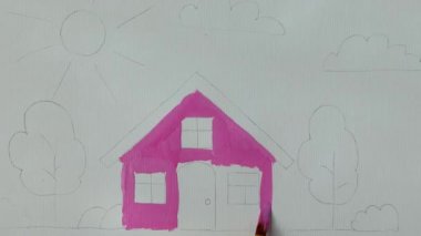 Evi çiz. Fotoğraf çekiyoruz..