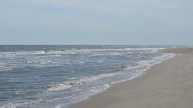 Deniz manzarası. Dalgalar ve deniz.