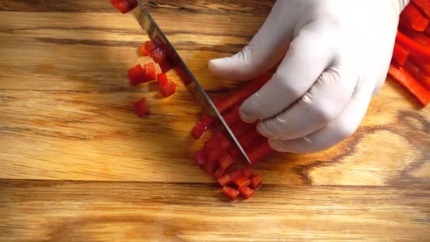 Snijd Zoete Peper Houten Snijplank — Stockvideo