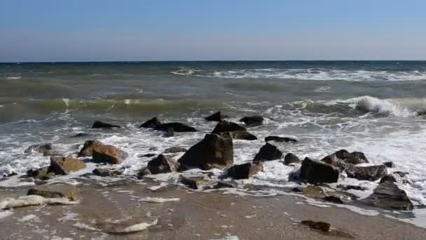 海滩和海浪 灿烂的阳光 海滩上的射击 — 图库视频影像
