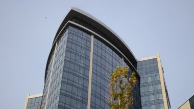 Modern otel ve gökyüzü. Otel ve gökyüzü.