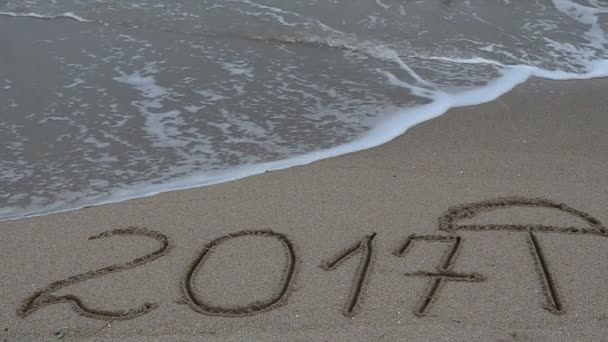 2017 Год Виде Надписи Песке Пляже Стрельба Пляже — стоковое видео