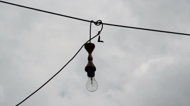 Світлова Лампа Проти Неба Лампа Дроті — стокове відео