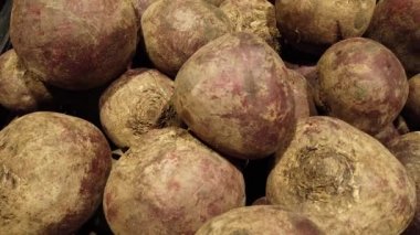 Pancar dükkânda. Orkestra şefliği ile çekim.