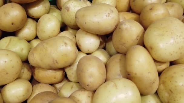店内の新鮮なジャガイモ — ストック動画