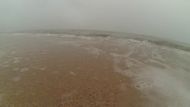 Vlna Zaplňuje Kameru Moře Pláž — Stock video