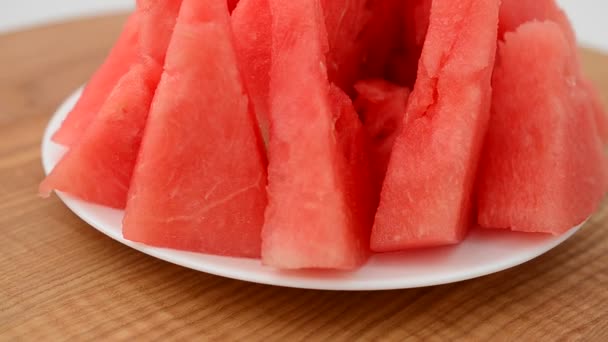 Aufnahme Einer Wassermelone Auf Einem Küchentisch Schießen Der Bewegung — Stockvideo