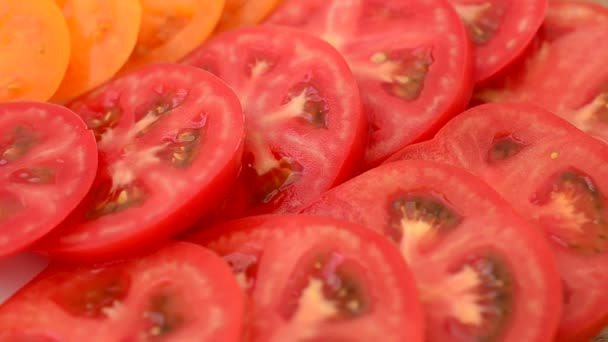 Rotationsgeschossene Tomaten Auf Einem Teller Schießen Der Bewegung — Stockvideo