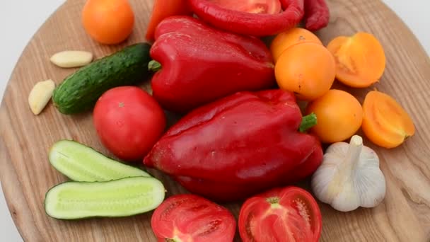 Gemüse Auf Einem Küchentisch Schießen Der Bewegung — Stockvideo