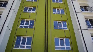 Görevden önce yeni evler. Yazın çekim..