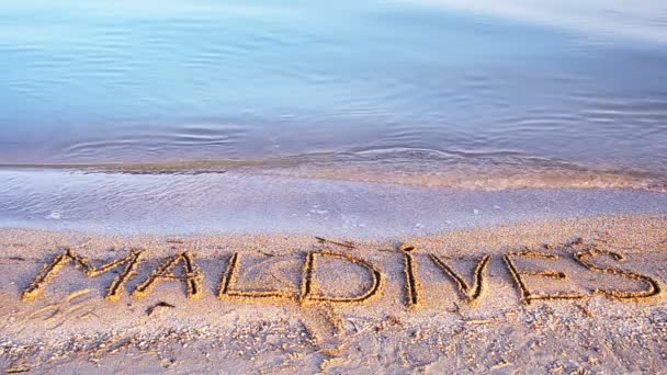 Maldiverna Inskriptionen Sanden Inskriptionen Sand Stranden — Stockvideo